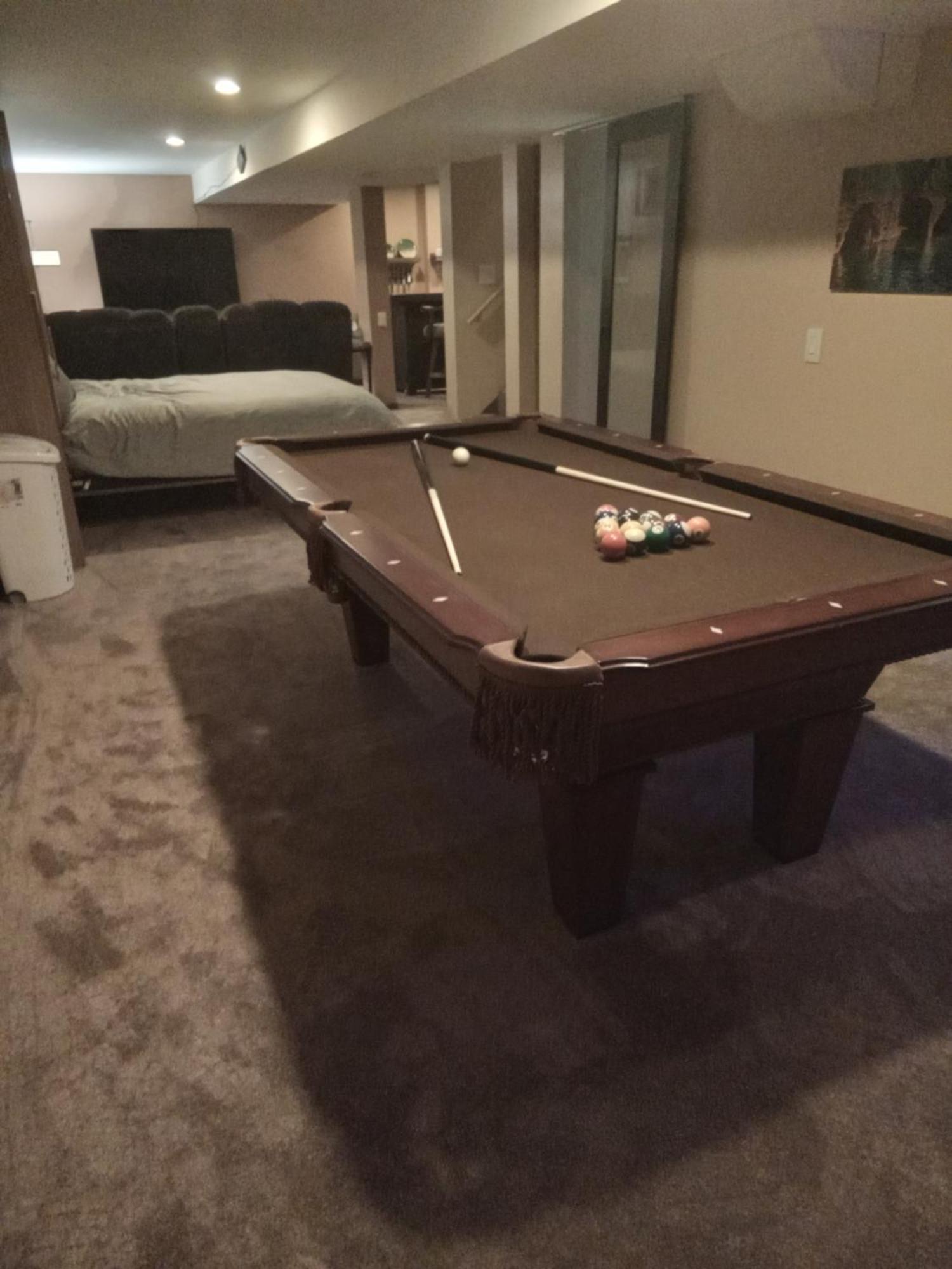 Super Suite With Sauna, Pool Table And Arcade Game 랜싱 외부 사진